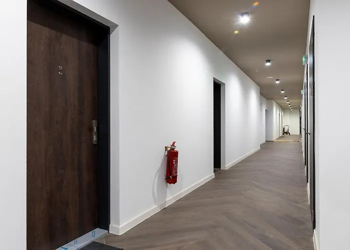 Designer Loft Retreat In Center