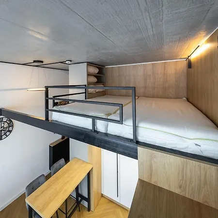 Designer Loft Retreat In Center Апартаменты