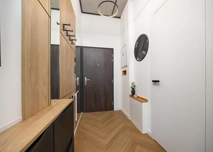 Designer Loft Retreat In Center *